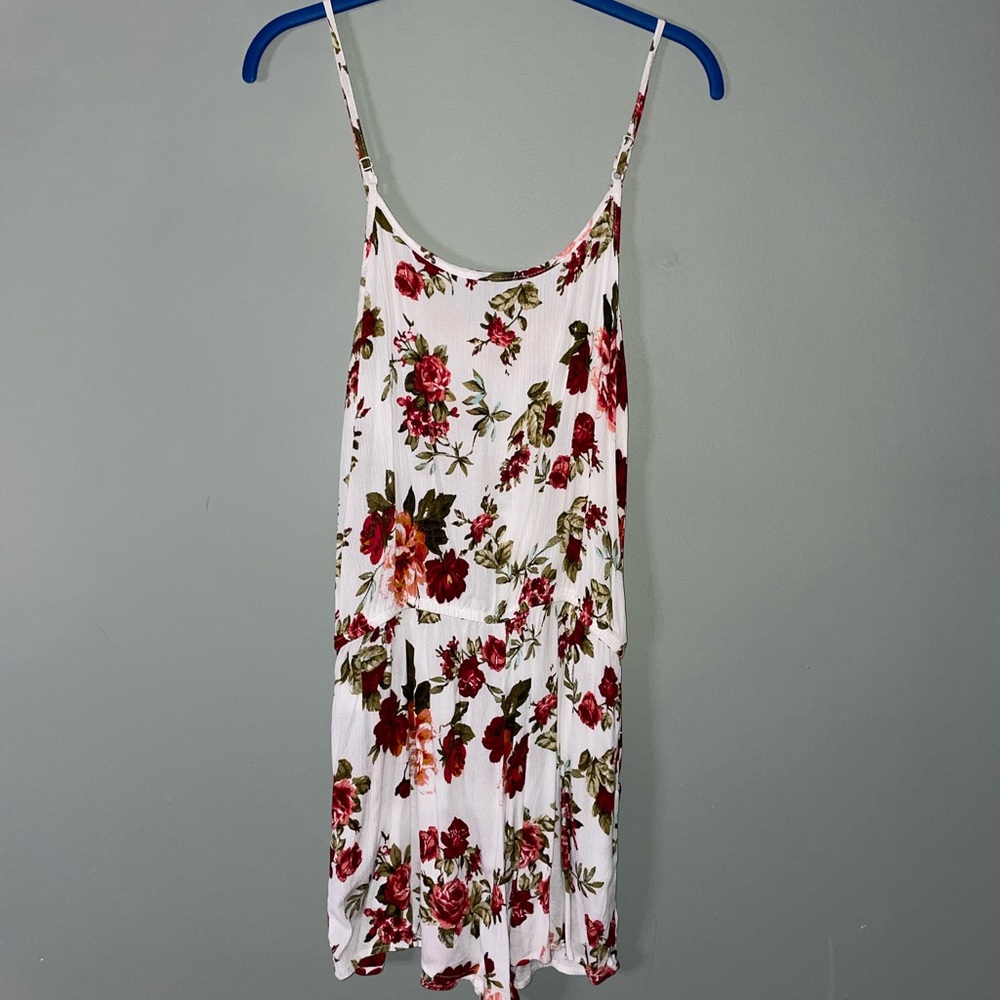 3/$27 Ambiance Rose Patterned Romper Size Large